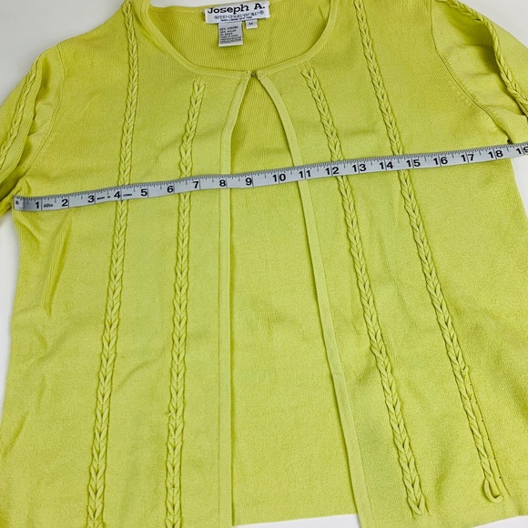 Joseph A Green Sweater. Cardigan. Medium - Picture 3 of 5